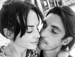 Zuria Vega reacciona a sexy foto de su esposo junto a Madonna