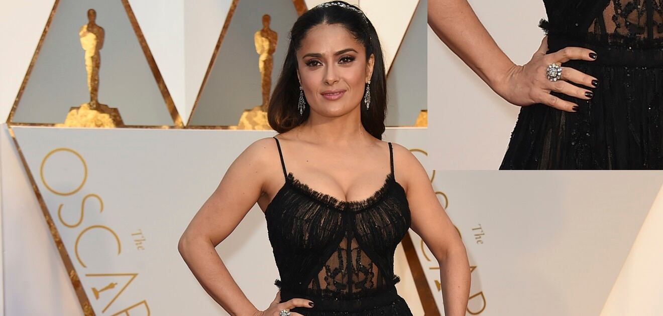 <p>Salma Hayek usó un anillo confeccionado con un botón de uno de los trajes del&nbsp;segundo Emperador de México. <strong>(Foto: AP)</strong></p>
