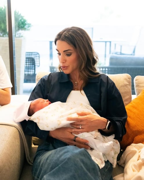 El príncipe Hussein develó una tierna foto de Rania de Jordania con su nieta / Foto: Instagram