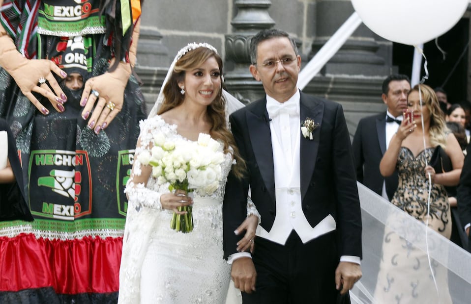 ¿Quién es César Yáñez Centeno y por qué hasta AMLO fue a su boda?