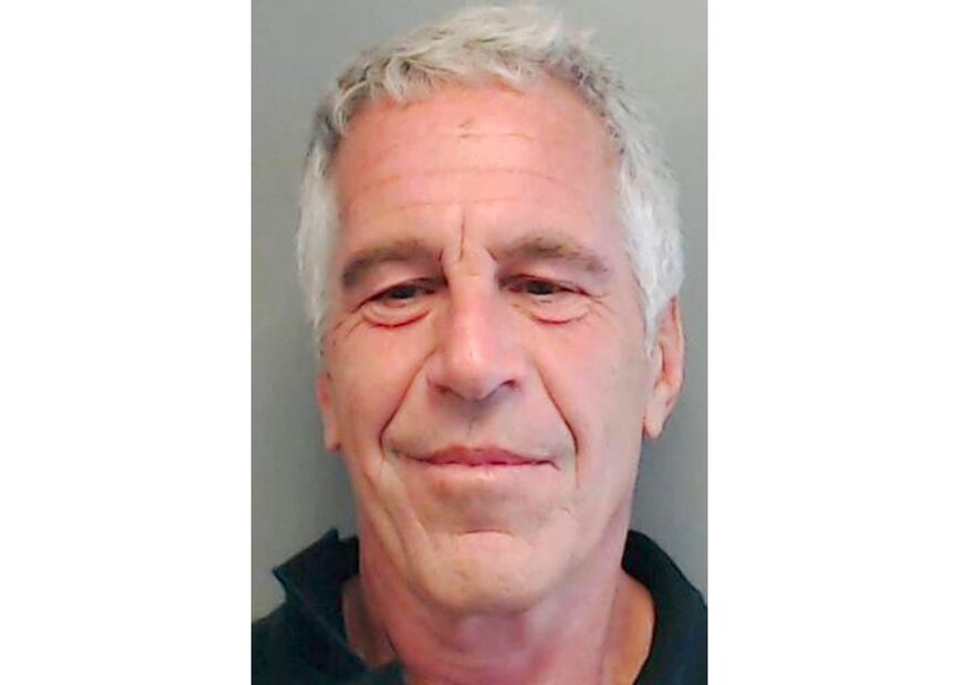 Diario descubre supuesta pintura de Bill Clinton con vestido y tacones en casa de Jeffrey Epstein 
