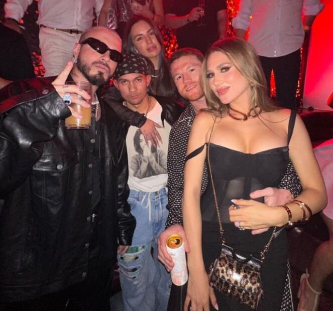 Saúl "Canelo" Álvarez celebra su triunfo con su esposa y amigos / Instagram: @fernandagmtz
