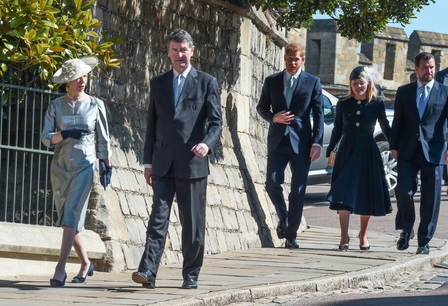 El príncipe Harry, distanciado de su hermano el príncipe William en la misa de Pascua 