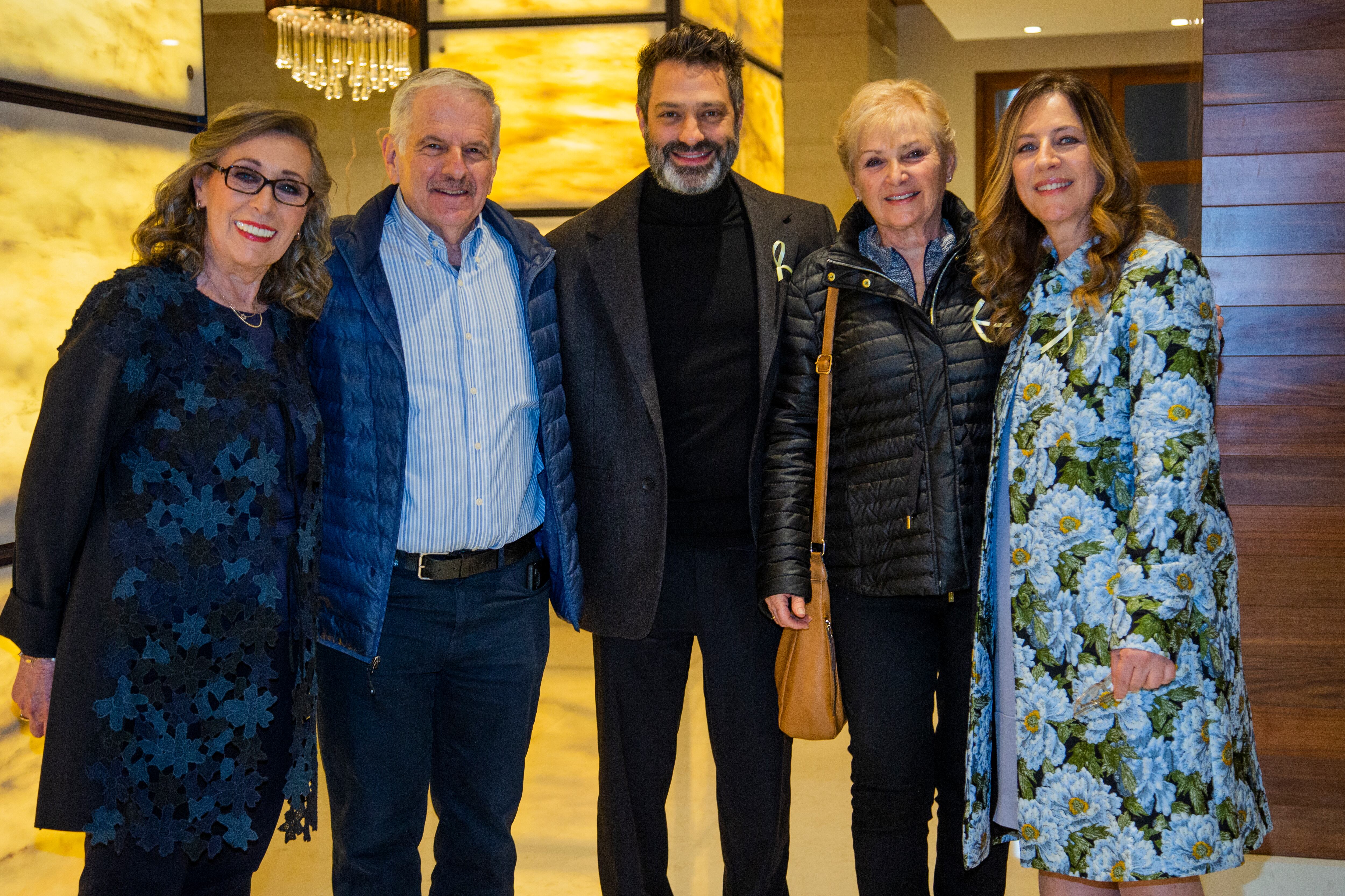 Elena Holtzman, Joel Robbins, Ari Borovoy, Vera Robbins y Lina Holtzman. (Foto: Héptor Arjona)