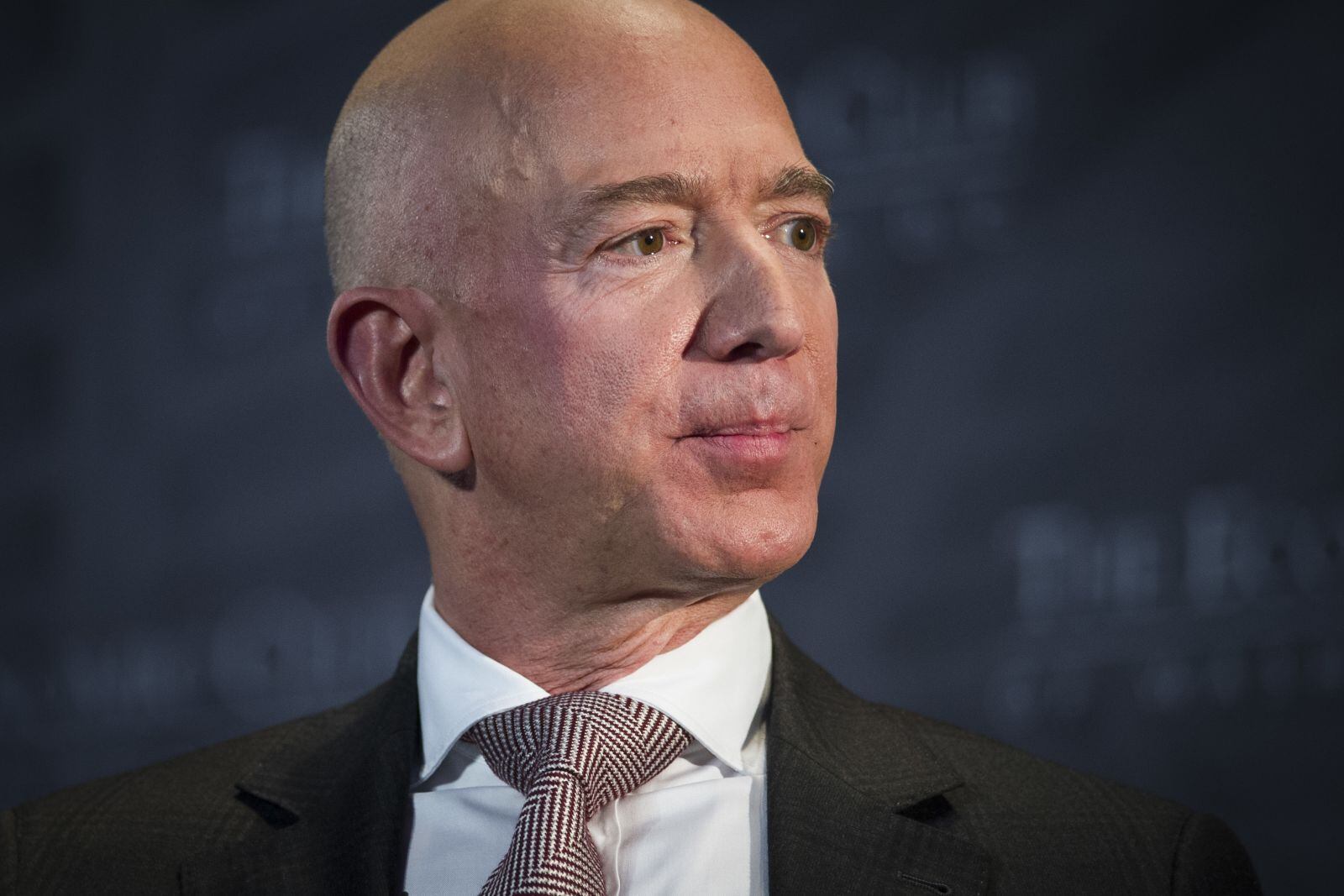 En el ojo del huracán: Jeff Bezos, CEO de Amazon, ahora enfrenta millonaria demanda de Woody Allen