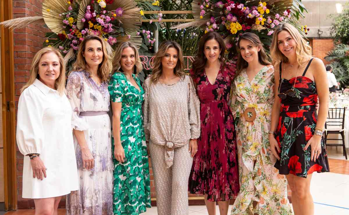 Las mamás del Miraflores reciben emotivo festejo