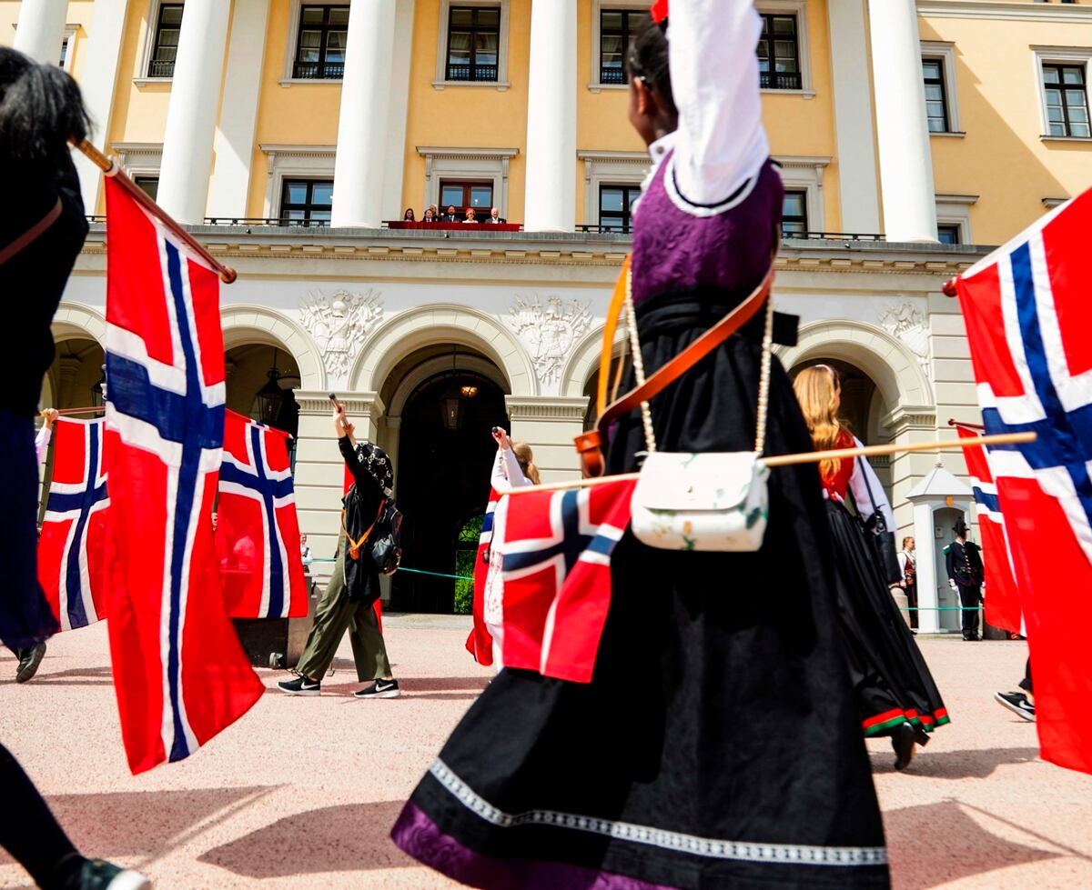 Familia real celebra el día nacional de Noruega sin la princesa Martha Louise y su novio el chamán