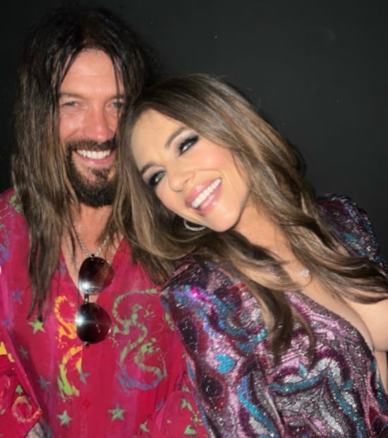 Elizabeth Hurley y Billy Ray Cyrus / Foto: Instagram