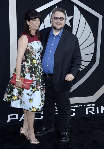 Así fue la historia de amor de más de 30 años de Del Toro y Lorenza Newton