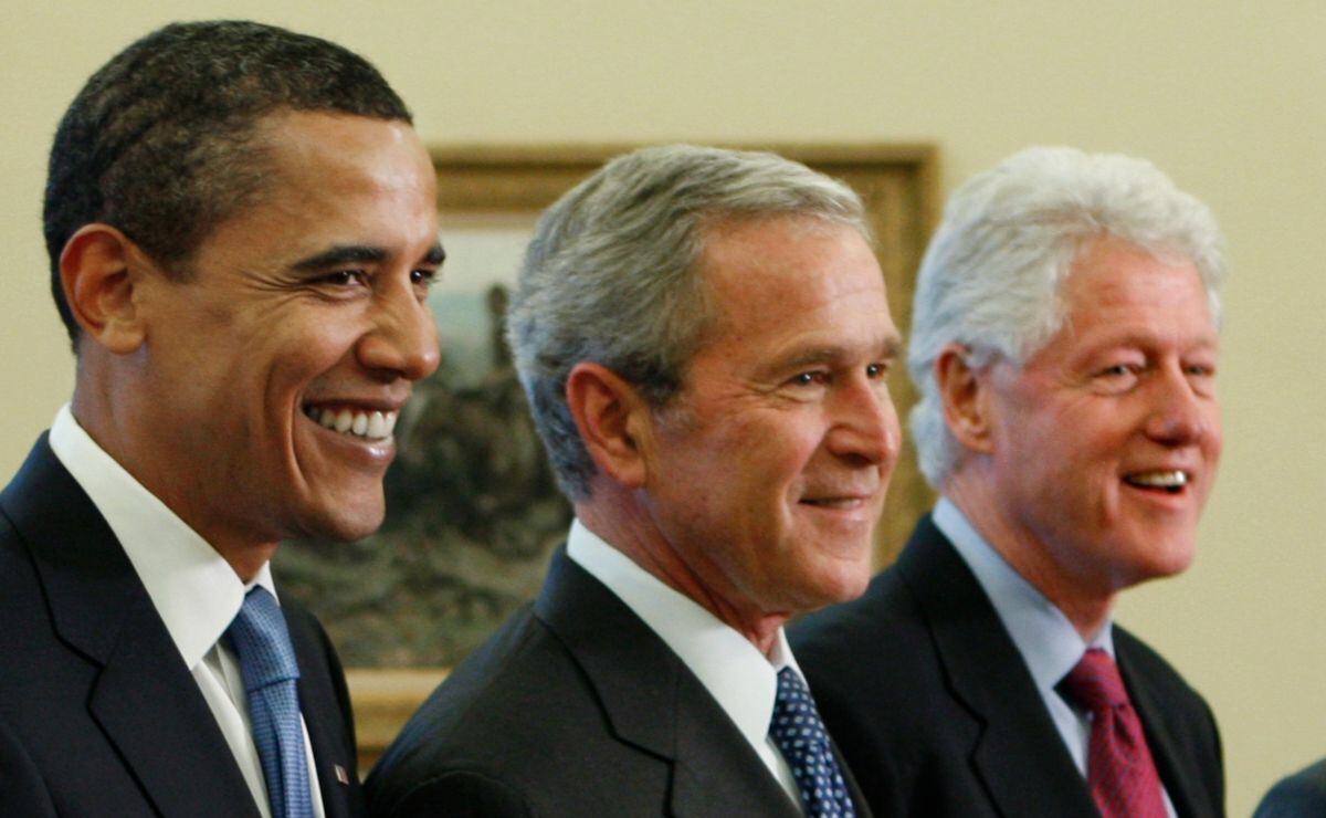 Los Obama, los Bush y los Clinton se vacunan contra el Covid-19