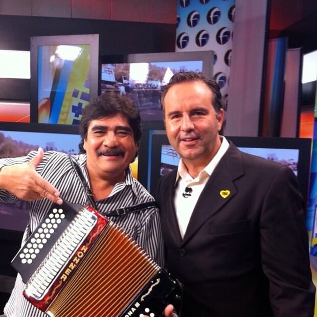 El conductor Esteban Arce da positivo en Covid-19