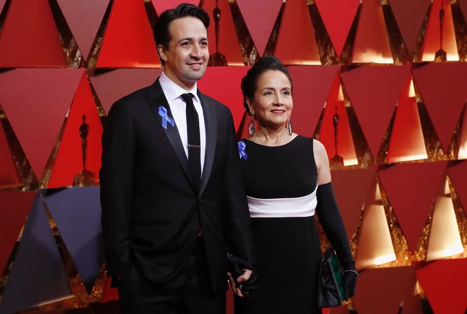 ¿Por qué los famosos utilizaron un moño azul en los Oscar 2017?