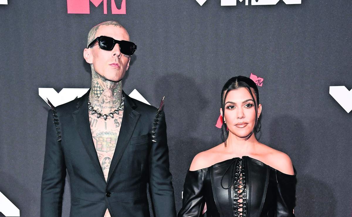 Kourtney Kardashian y Travis Barker derrochan amor en medio de rumores de embarazo