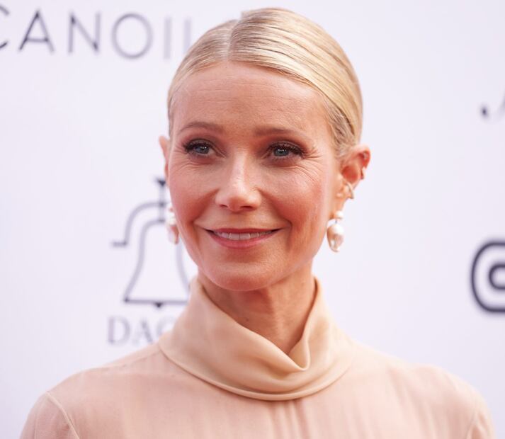 Gwyneth Paltrow, deslumbrante en un coordinado nude y crop top 