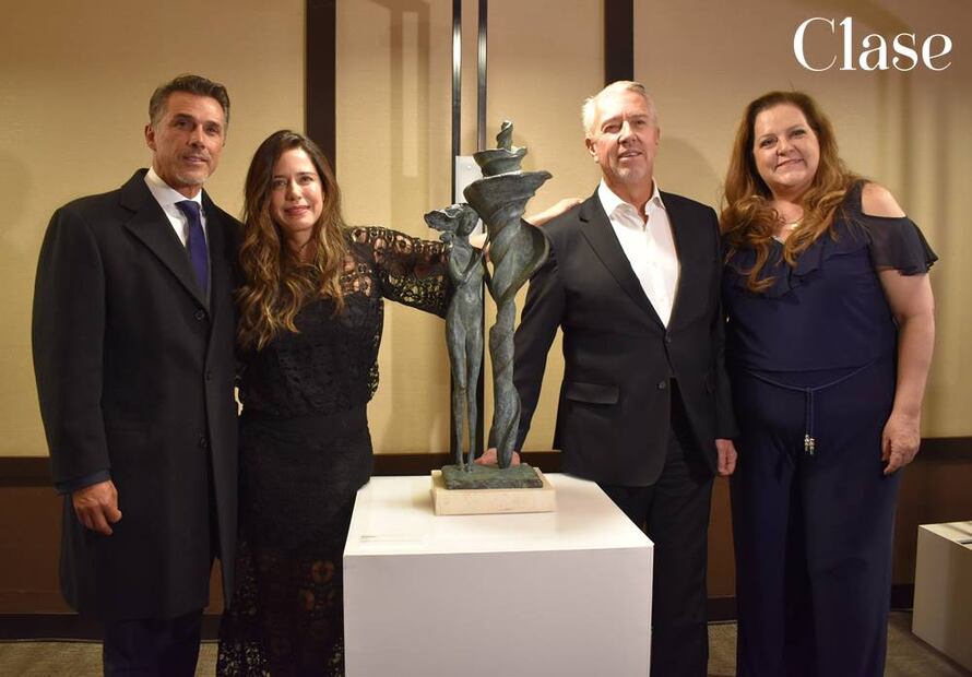  Ana Claudia Talancón y Felipe Calderón Hinojosa en subasta “Reconexión"