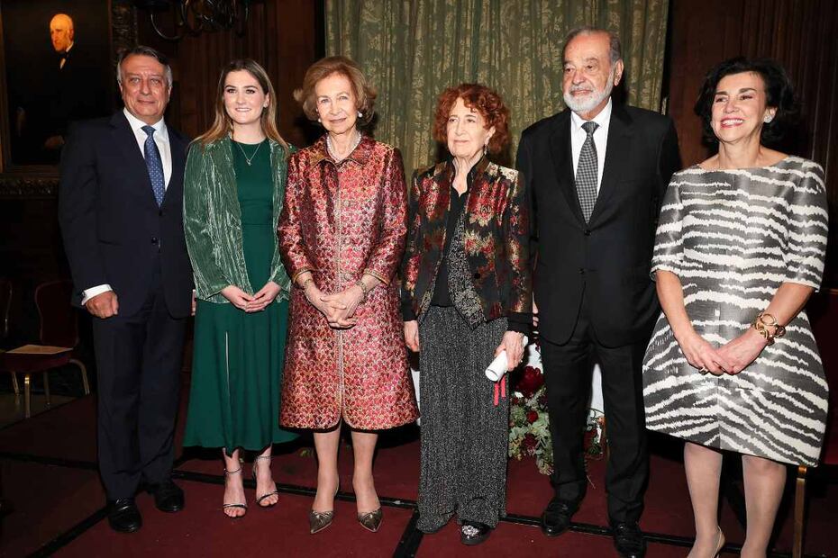 Carlos Slim Helú es condecorado por la reina Sofía de España y Grecia por su labor filantrópica