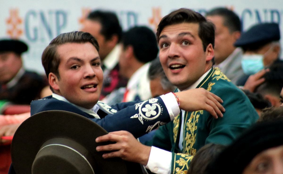 La familia Funtanet en la primera novillada de la Feria de Aniversario