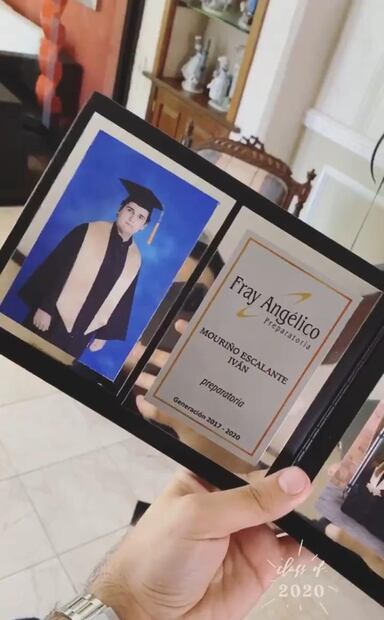 Hijo de Juan Camilo Mouriño se gradúa de la preparatoria