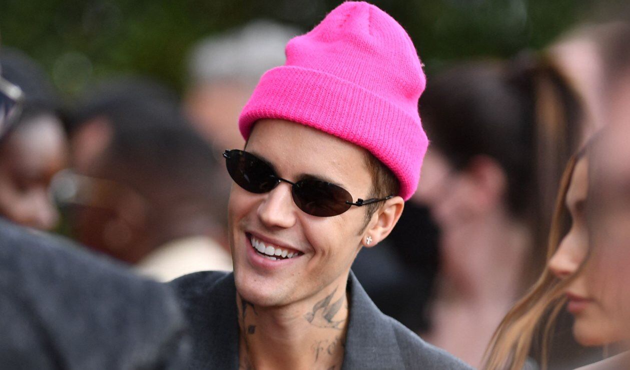 Esto cuestan los Crocs de Balenciaga que Justin Bieber llevó a los Grammy