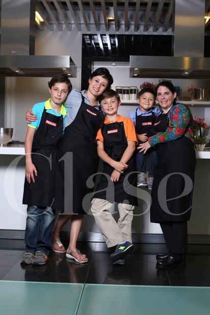 Zahie Téllez y Alexandra Rendón cocinan con sus hijos