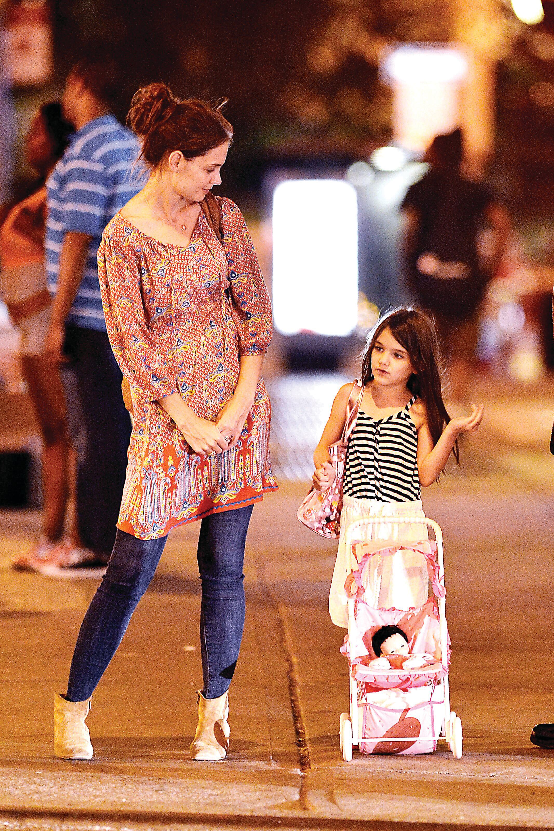 Katie Holmes y Suri Noelle. (Foto: EFE)