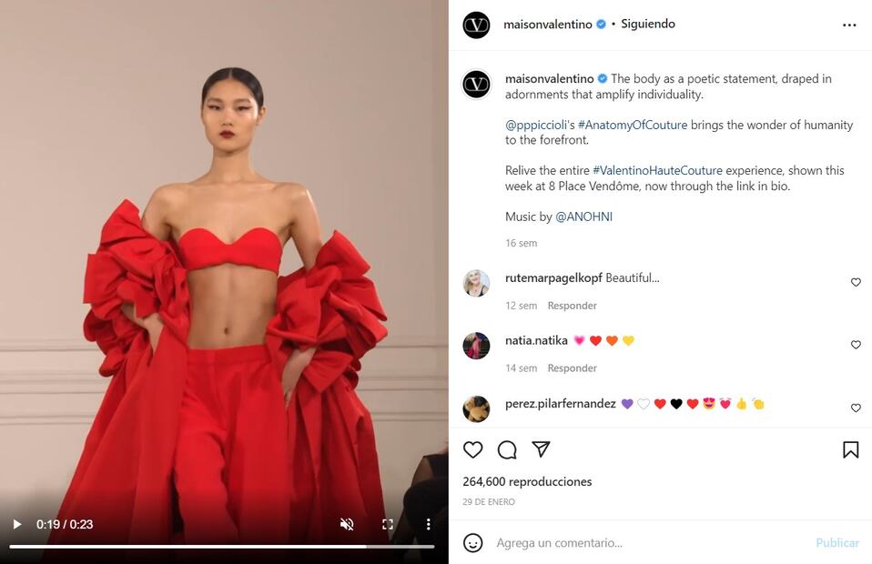 Zendaya, espectacular en un Valentino de escote corazón en la portada de la revista TIME