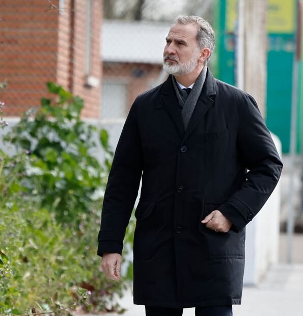 El rey Felipe VI llegando al cementerio de San Isidro de Madrid, donde fue enterrado su primo Fernando Gómez-Acebo / EFE