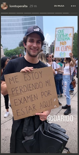 Loreto Peralta y Darío Yazbek encabezan manifestación en contra del cambio climático 