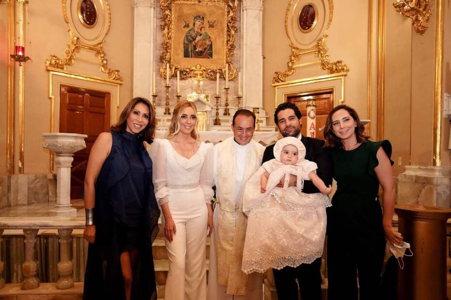Shanik Aspe y Mauricio Odiardi bautizan a su hija Carlotta