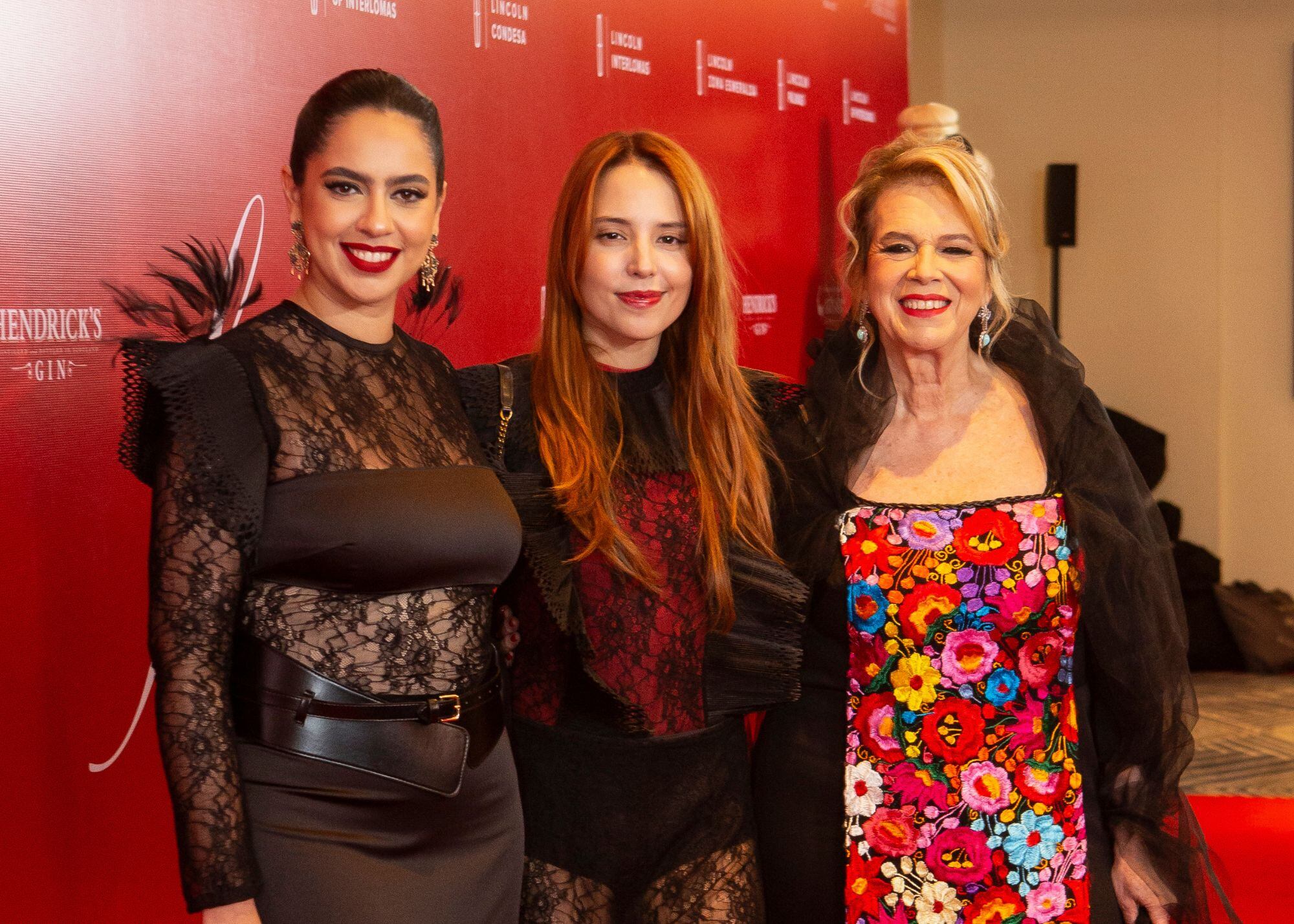 Montserrat Messeguer, Majo Aguilar y Lydia Lavín. (Foto: Esteban Torreblanca)