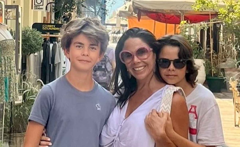 Paola Rojas junto a sus hijos Paulo y Leonardo / Foto: Instagram @paolarojas