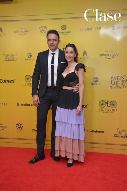 Bárbara Mori, Sergio Mayer y su novia Raquel Chaves en el desfile de Benito Santos