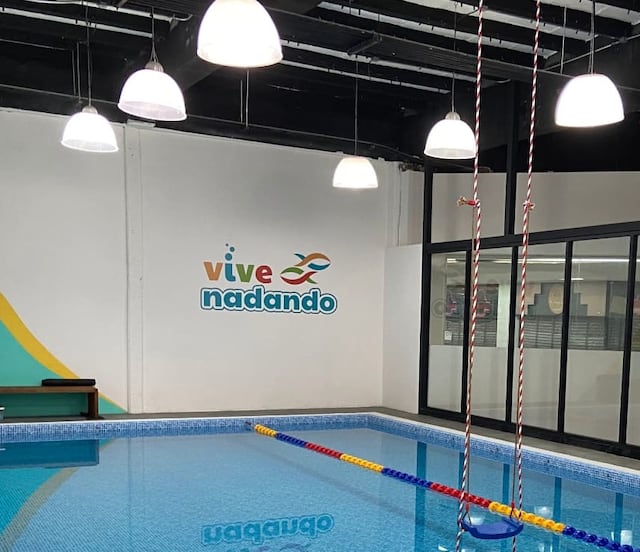 Conoce Vive Nadando, la única escuela de natación en México con programa ISR