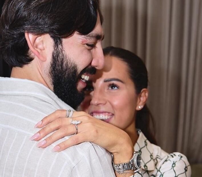 Aneliz, hija de Pepe Aguilar, se compromete con Rodrigo Castillo