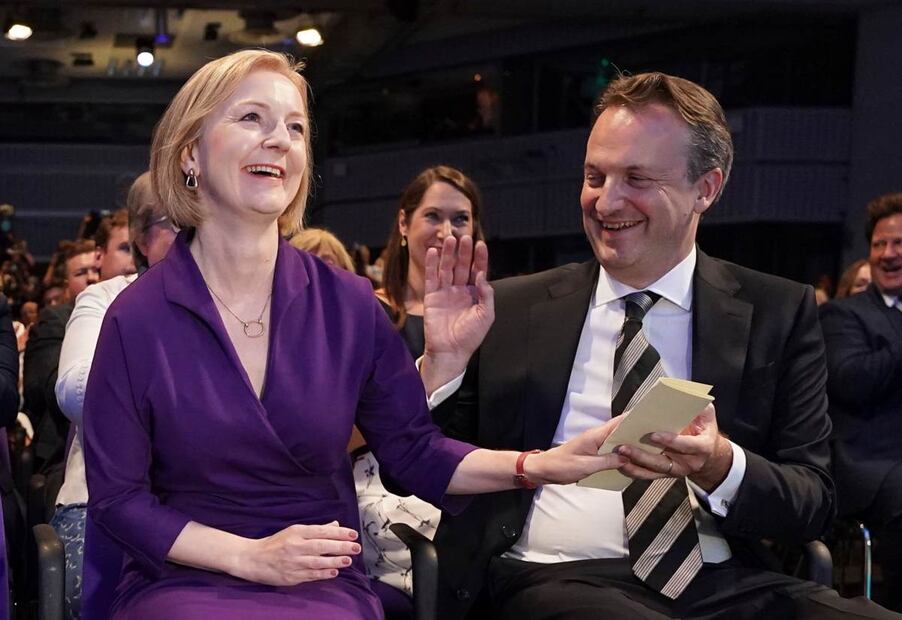 Liz Truss, la nueva primera ministra que reemplaza a Boris Johnson: dos hijas y un escándalo de infidelidad