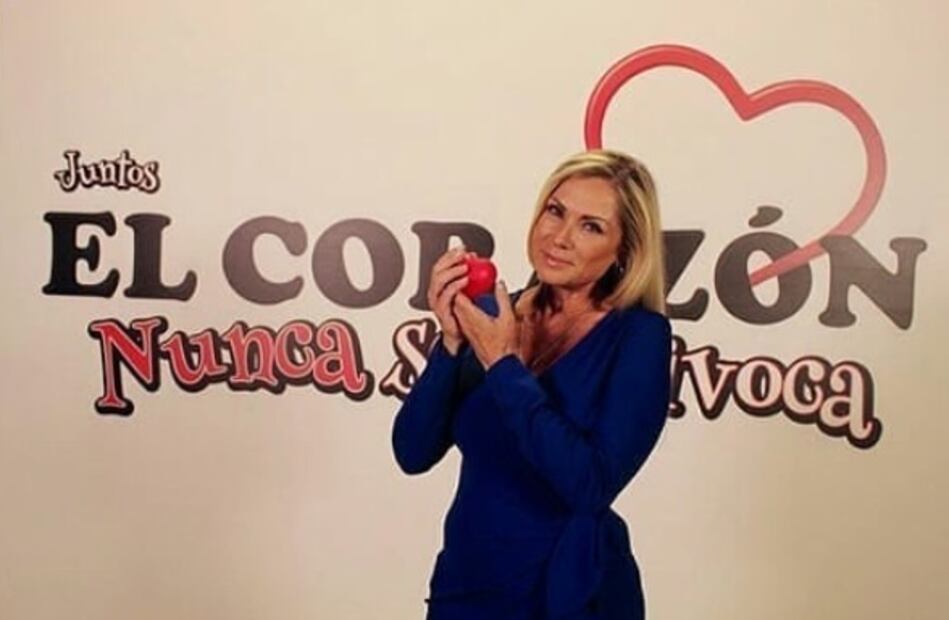 Leticia Calderón deleita a sus seguidores al bailar cumbia con escoba en mano