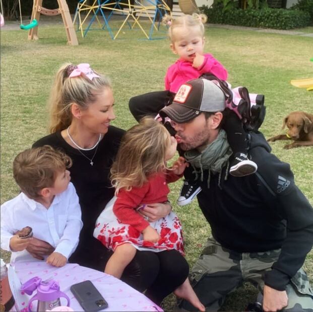 Enrique Iglesias y Anna Kournikova con sus hijos / Instagram: @annakournikova