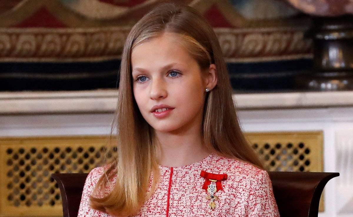 El rey Felipe de España está en aislamiento tras contacto con un caso positivo de Covid-19
