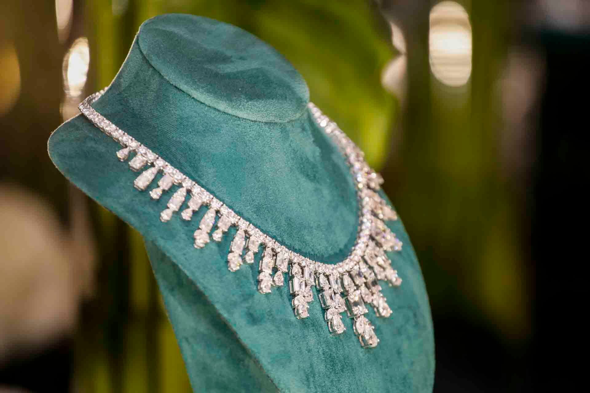 El collar subastado de H. Moissen. (Foto: Esteban Torreblanca)