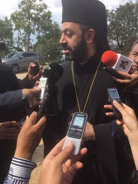 Enrique Peña Nieto asiste al funeral del arzobispo Antonio Chedraoui 