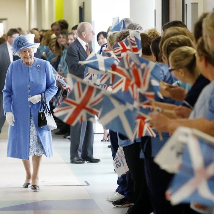 El príncipe William y Kate, rostros de la monarquía en la era digital