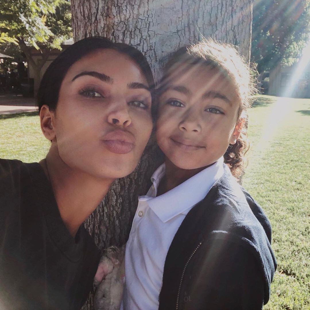 Los looks de North West, hija de Kim Kardashian, en París 