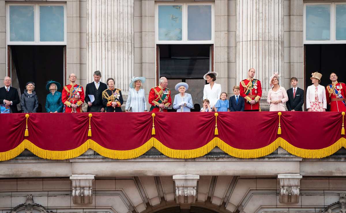 La reina Isabel II celebra jubileo de platino por sus 70 años en el trono