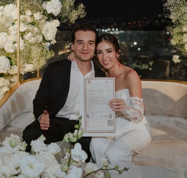 Caty García y Eduardo Quintanilla en su boda civil / Foto: Instagram
