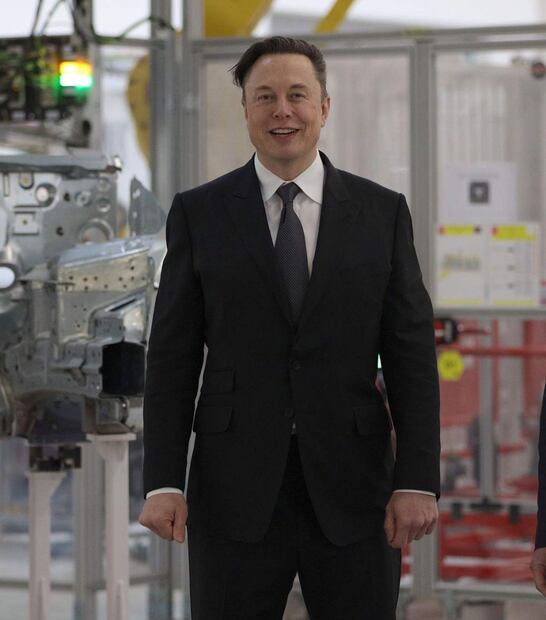 Elon Musk es dueño de Tesla, Twitter y Neuralink, entre otras / EFE