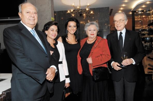 ¿Quién es la familia de Carlos Romero Deschamps? 