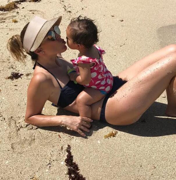 Jacky Bracamontes y la pequeña Renata / Foto: Instagram