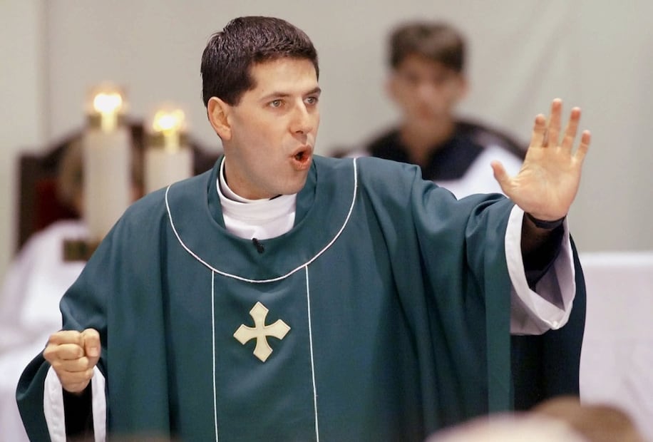 El sacerdote anglicano Alberto Cutié en una foto de 1999 / AP