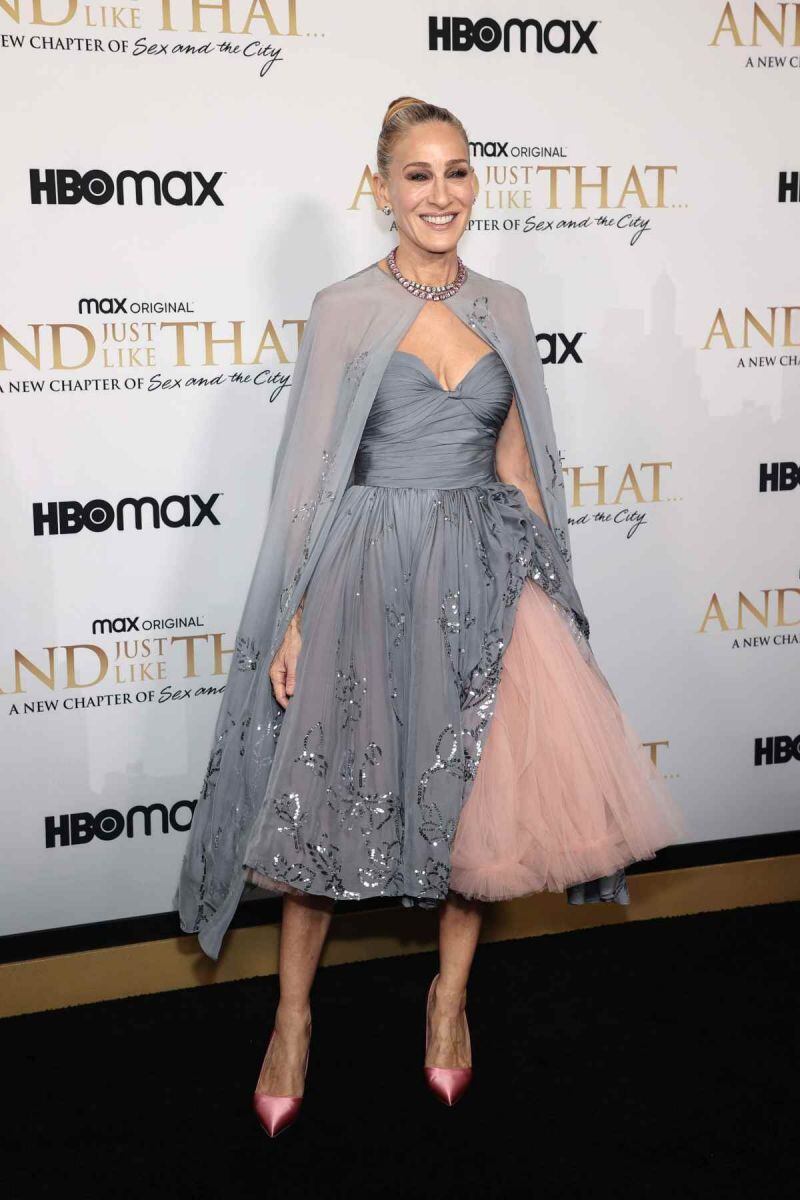 Sarah Jessica Parker recuerda a Carrie Bradshaw con un espectacular Oscar de la Renta