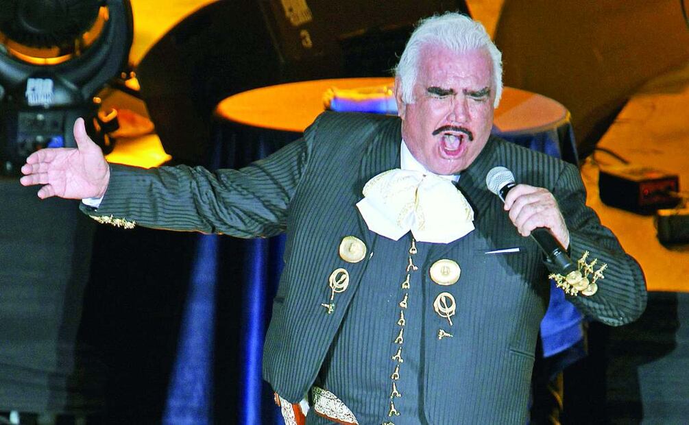 Vicente Fernández es operado de emergencia tras sufrir accidente